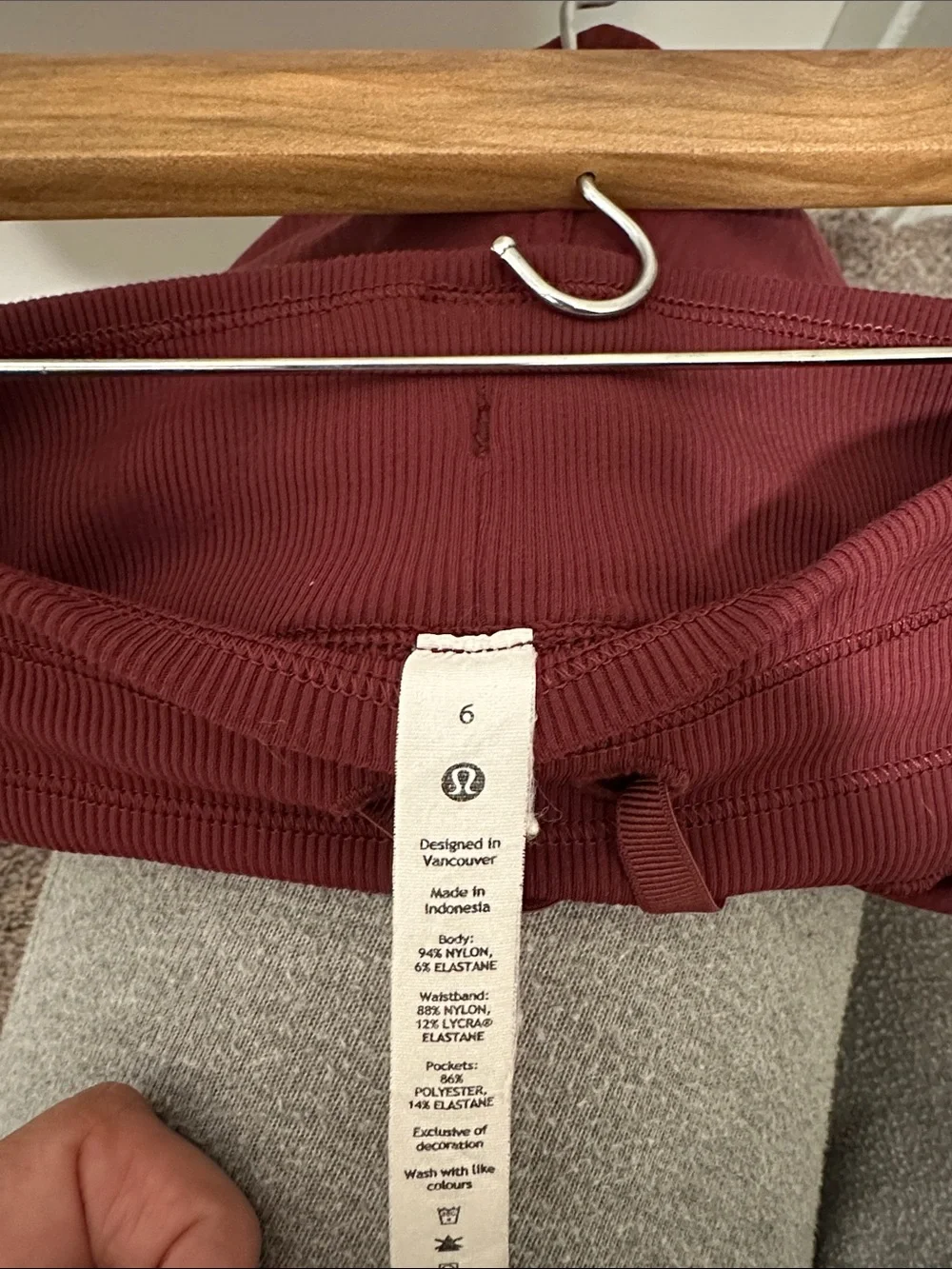 Lululemon Burgundy Jogger Pants - Lightweight Drawstring Tapered Fit